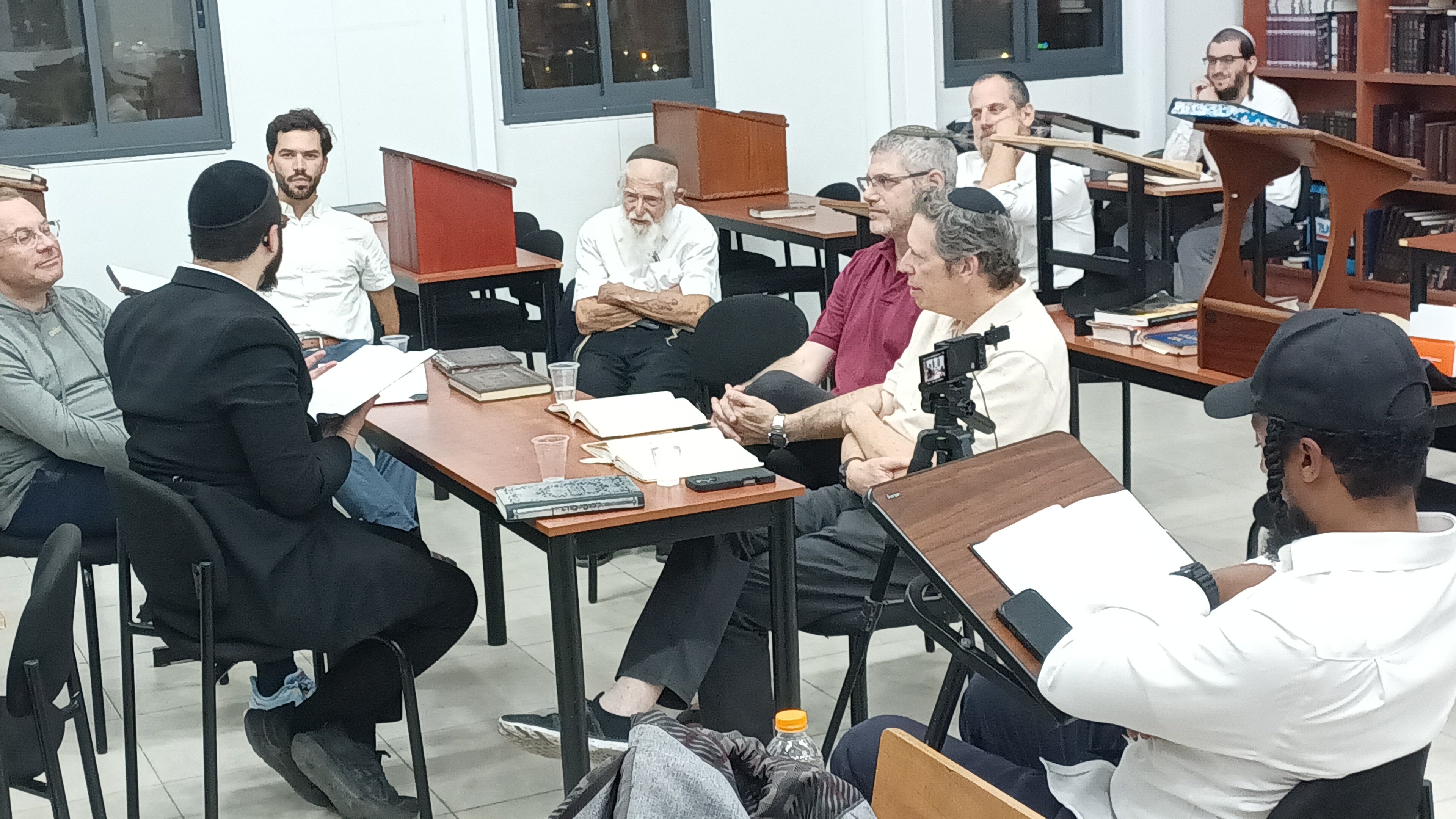 Shiur Around the Table at The Breslov Yeshiva