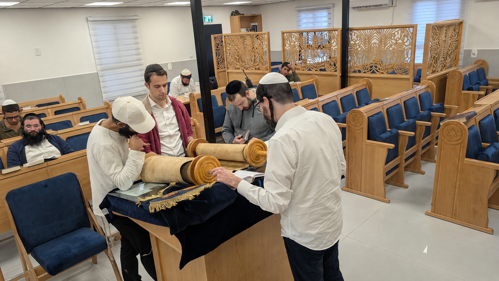 Torah Reading for Soldiers at The Breslov Yeshiva
